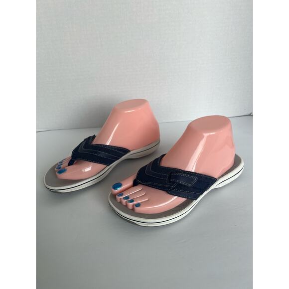 Clarks Cloud Steppers Navy Blue White and Gray Thong Sandal Shoes Size US 6 - Picture 1 of 9